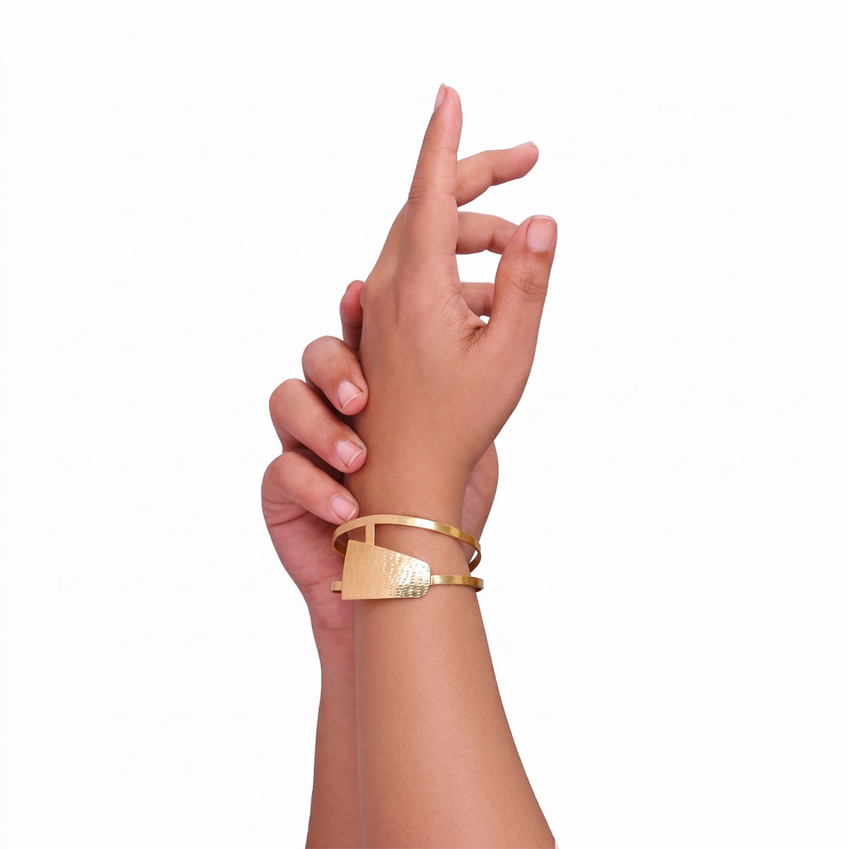 Aarvi Hammered Cuff - Image 4