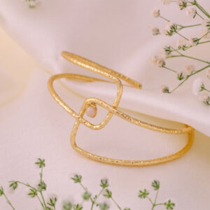Aarika Pearl Cuff