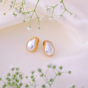 Nacre Studs