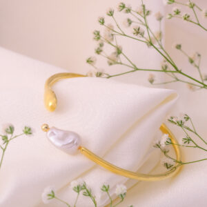 Shubhra Cuff
