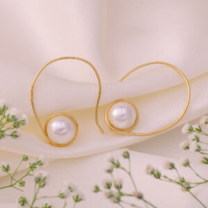 Amora Pearl Earrings