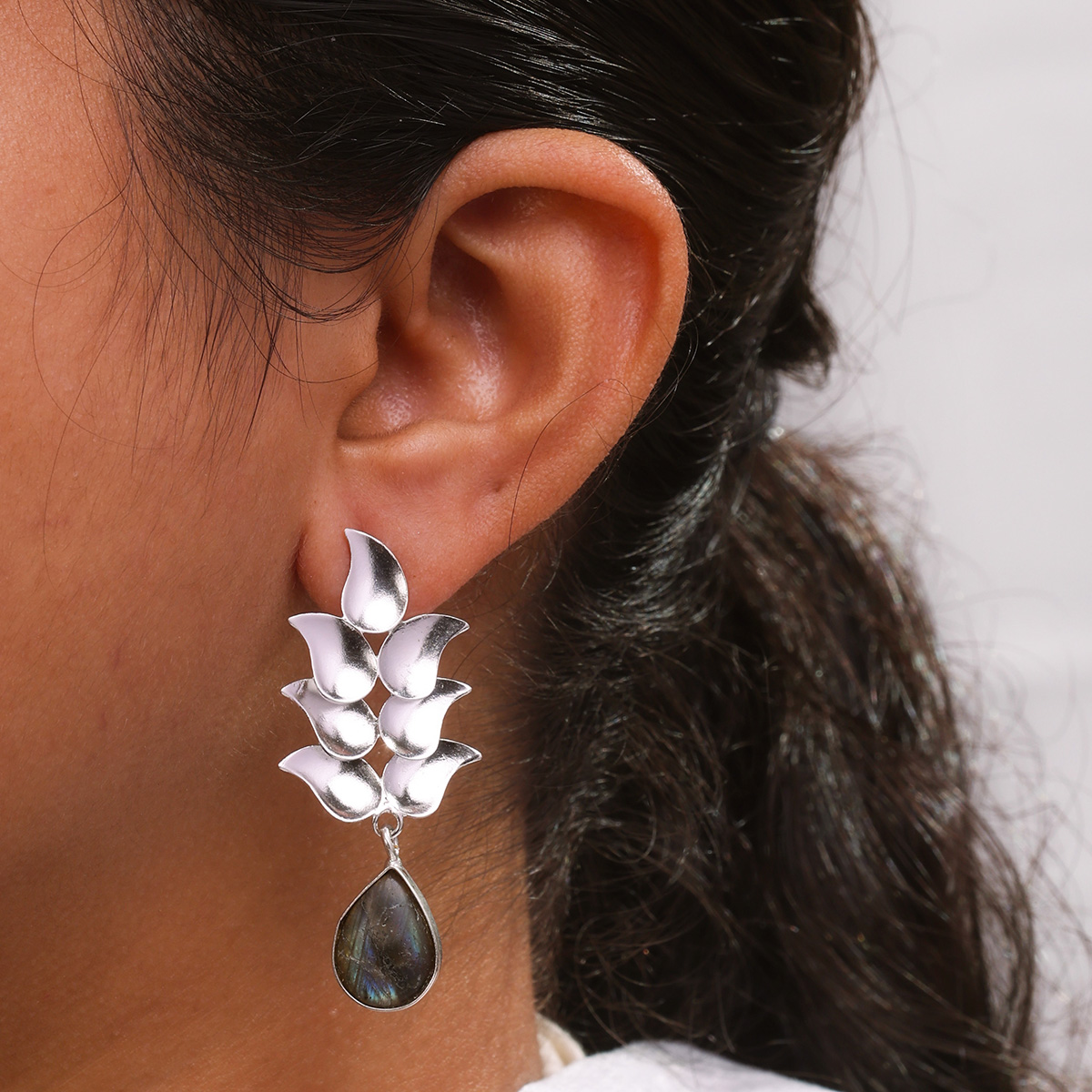 Aaranya Bloom Earrings - Image 3