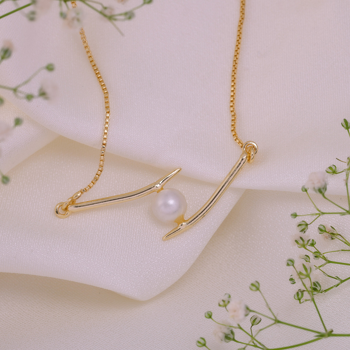 Aarohi Pearl Necklace